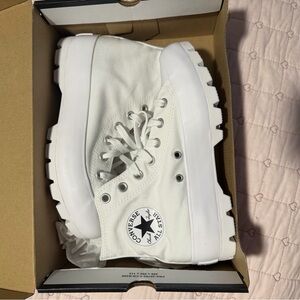 Woman’s 7 converse platform